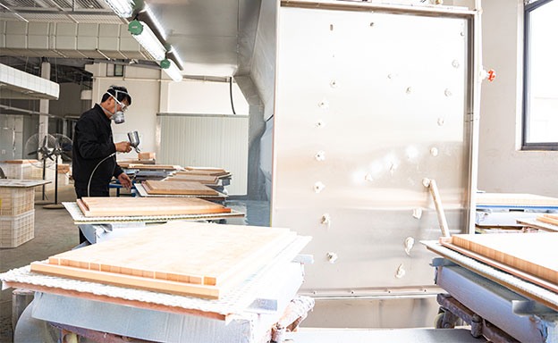 Automatic water-based spray lines provide 360° uniform coating, with a 2-hour drying cycle for durab